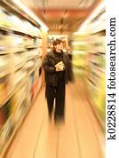 compras, en, tienda de comestibles