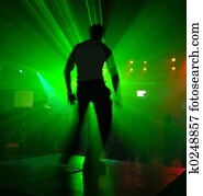 רקדן, בפעולה