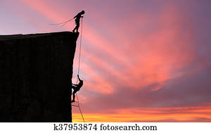 emberek, segítség each más, fordíts, elér, tető, közül, a, állvány