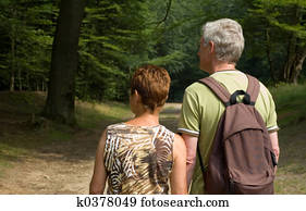 senior couple hiking -2
