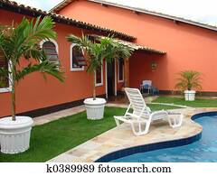Banco de Fotografías - puerta verde, en, ladrillo rojo, casa
