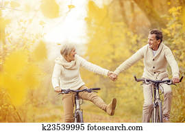 ativo velho, bicicleta equitação