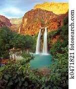 האואסא נופל