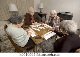 senior woman, hos, den, lek, bord