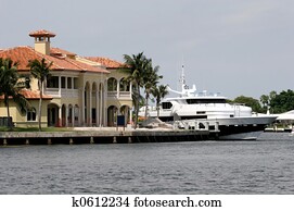 Mansion and Yacht Mansion and Yacht