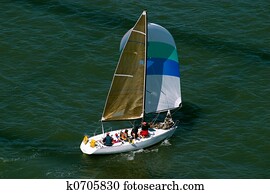 Segelboot Fotos | 1000+ Segelboot Stock Bilder | Fotosearch