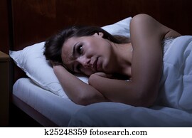 Woman can't sleep during night Woman can't sleep during night