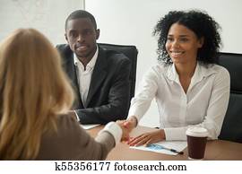 afrikansk amerikan, hr, lag, välkomna, kvinnlig, sökande, hos, jobb, inter