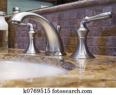 cuarto de baño, grifo