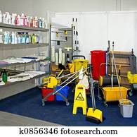 equipamento limpando