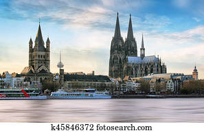 colónia, sobre, a, rio reno, com, navio cruzeiro, em, colónia, germany.