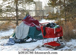 wohnungslos, person, zelt, und, einkaufswagen wohnungslos, person, zelt, und, einkaufswagen
