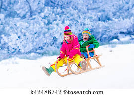 crianças, tendo divertimento, ligado, passeio sleigh