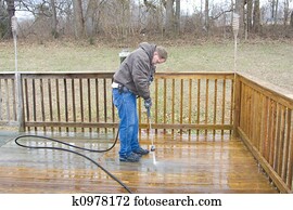 Pressure washing deck Pressure washing deck