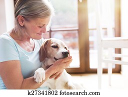 femme aînée, et, chien