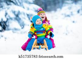 crianças, ligado, sleigh, ride., crianças, sledding., inverno, neve, fun.