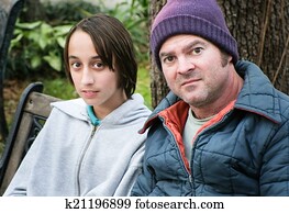 sin hogar, padre e hijo