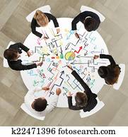 配合, 由于, 新, 項目