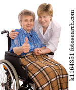 mujer anciana, en, sílla de ruedas