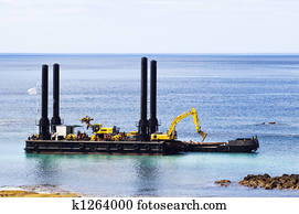 what do fishing boat use to pull up dredge