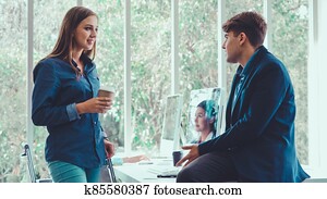 從事工商業的女性, 以及, 商人, 有, conversation.