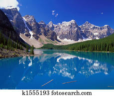 lago azul, montanhas