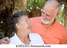 pareja mayor, enamorado