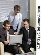 jonge, zakenmannen, werkende, met, latop, in, bureau, 1