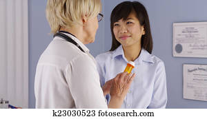 älter, doktor, erklären, verordnung, to, chinesischer, patient