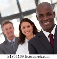 jung, afrikanischer amerikanischer mann, geschaefts, führen, a, team