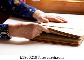 öregedő, felolvasás