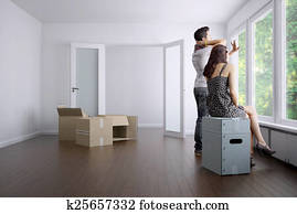 vazio, apartamento, com, um, par jovem