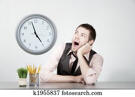 mladík, být otrávený, v činnosti