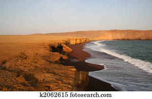 Red Beach (Paracas, Peru)
