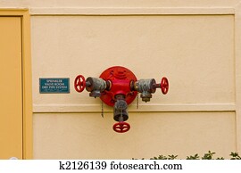 Sprinkler Ventil Bilder | 510 Sprinkler Ventil Stock Fotos | Fotosearch