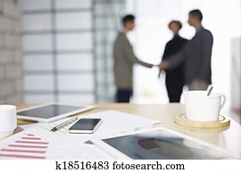 geschäftsmenschen, versammlung, in, büro