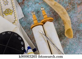 יהודי, ספר של תפילה, עם, מגילה של תורה, ו, שופר, horn,, רדיד של תפילה, טאליט