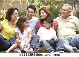 portrett, av, forlenget familie, gruppe, i park