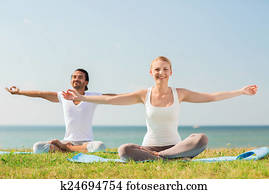 het glimlachen, paar, vervaardiging, yoga, oefeningen, buitenshuis