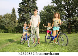 famille quatre, à, vélos