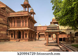 Gepflastert Hof Stock Fotos | 1000+ Gepflastert Hof Bilder | Fotosearch