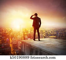 homem negócios, olhar, para, futuro, para, novo negócio, oportunidade