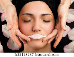 mask massage lips therapy