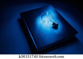 本, そして, 電球