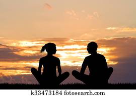 יוגה, קשר, צללית, ב, שקיעה