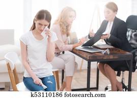 mamá, y, daughter-teenager, en, un, recepción, con, un, psychologist.