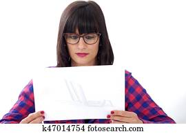 portrait, de, a, femme affaires, regarder, ventes, chiffre d'affaires, résultats