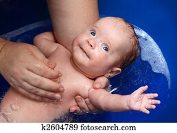 nyfödd baby, in, badkar