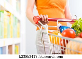 femme, à, supermarché, à, chariot