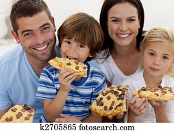 portret, od, rodzina jedzenie, pizza, w, życie-pokój